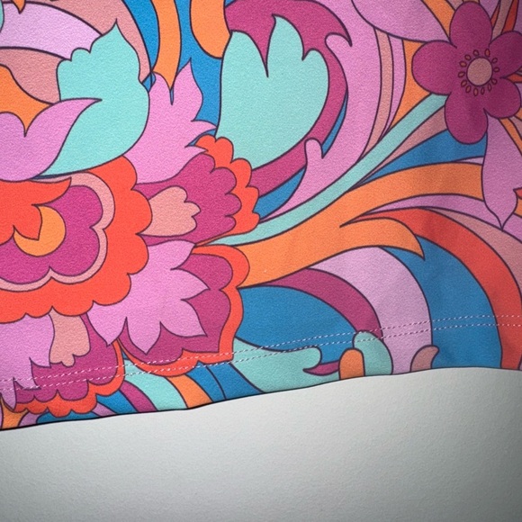 Skatie Lanai Swim Top - Picture 4 of 6